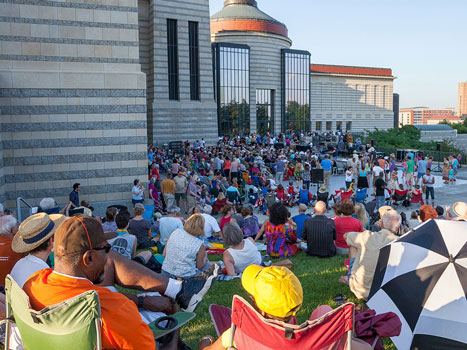 Outdoor concert at the Minnesota History Center